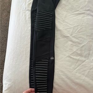Alo Leggings